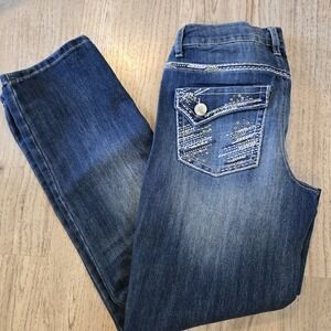 Maurices Womens Denim Jeans Sz 4 Short Darkwash Embroidery‎ Stone Stretch